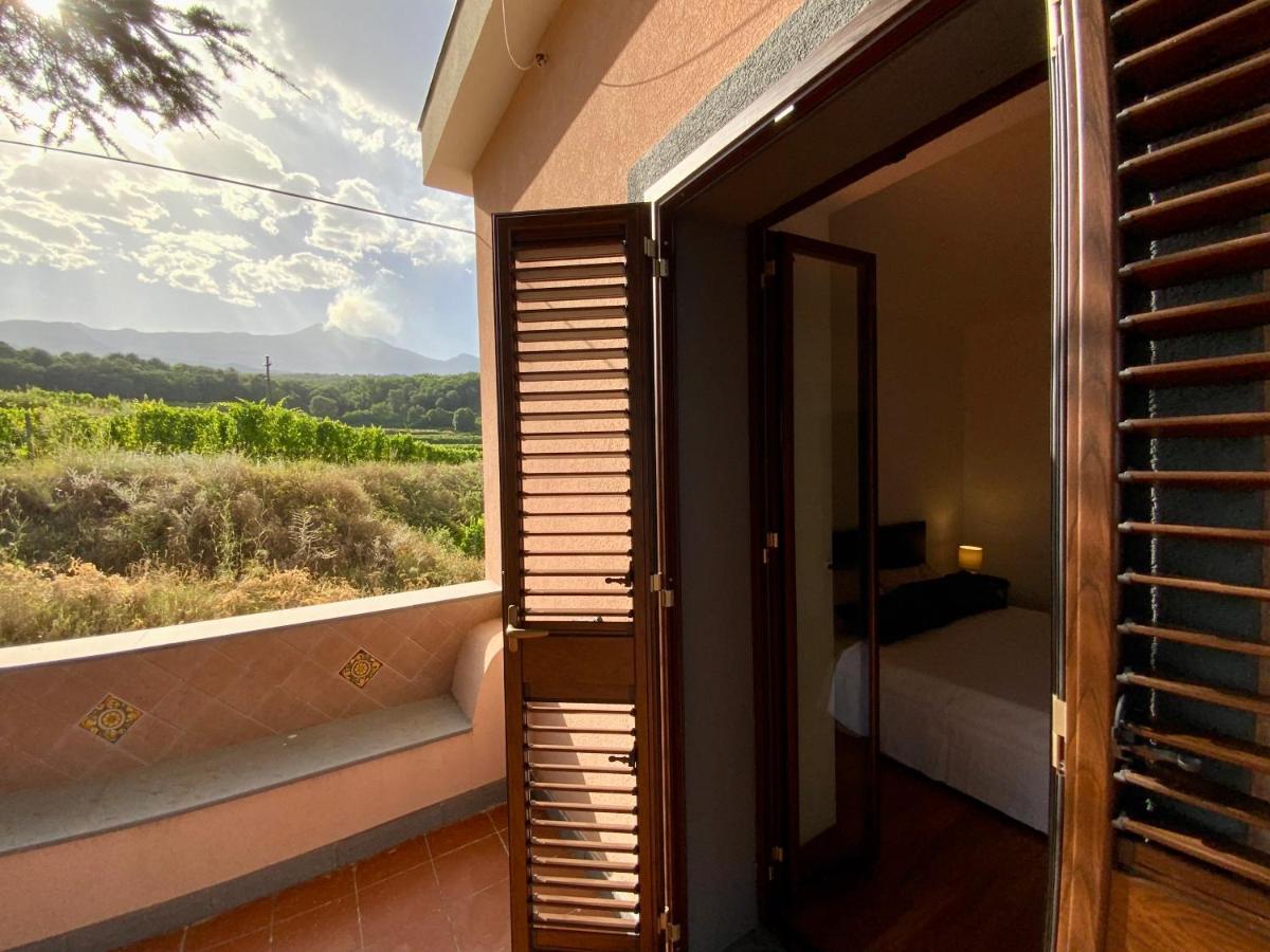Tenuta Kiwi Dell'Etna Milo Bagian luar foto