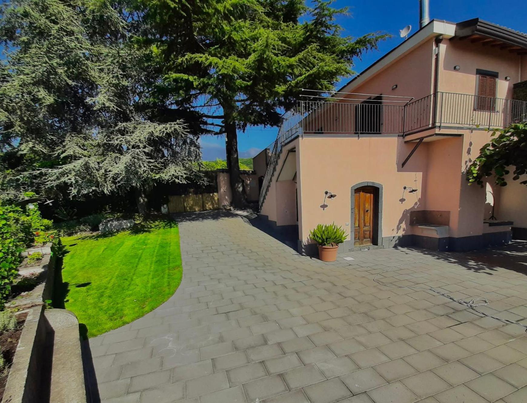 Tenuta Kiwi Dell'Etna Milo Bagian luar foto