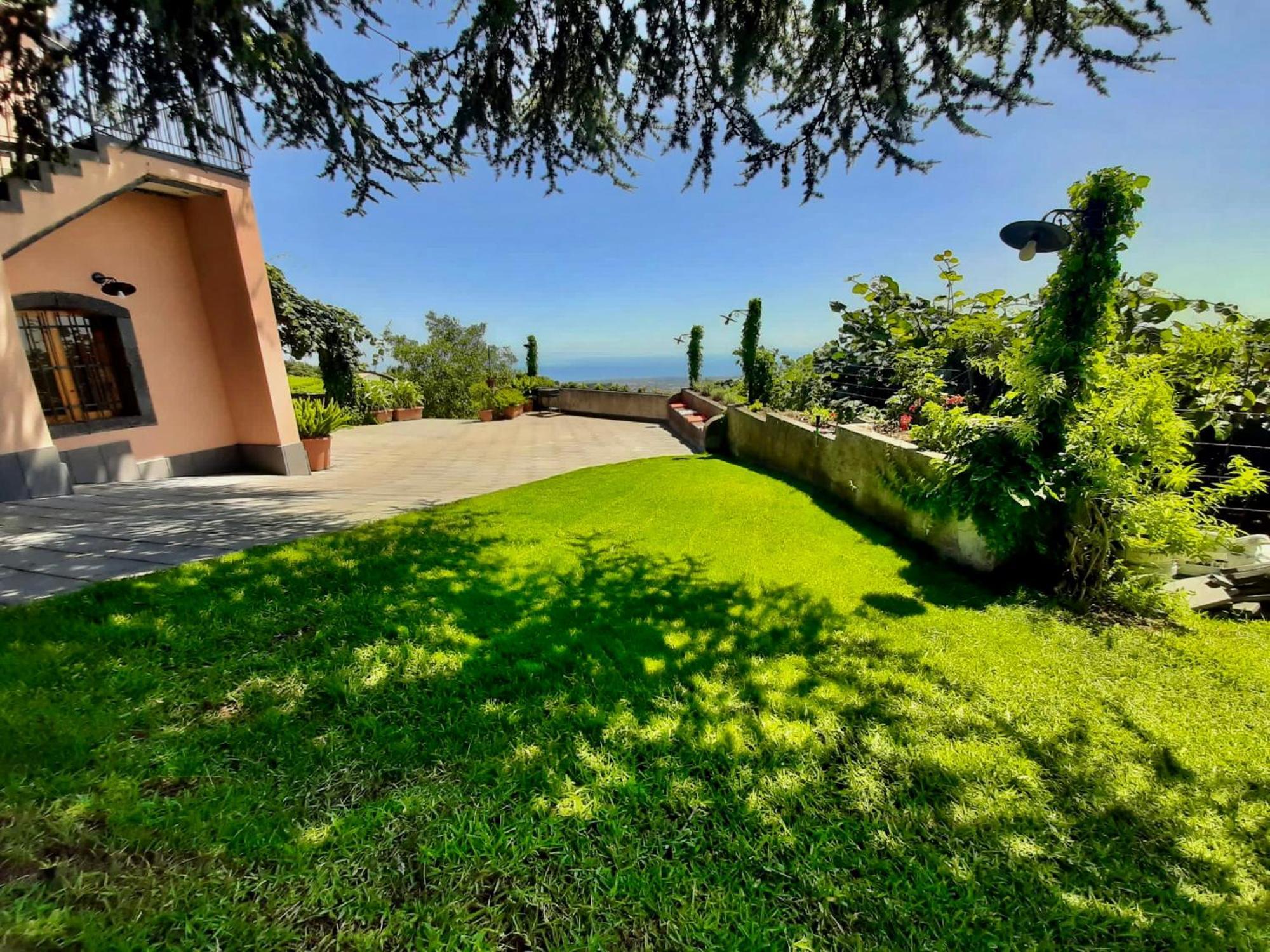 Tenuta Kiwi Dell'Etna Milo Bagian luar foto