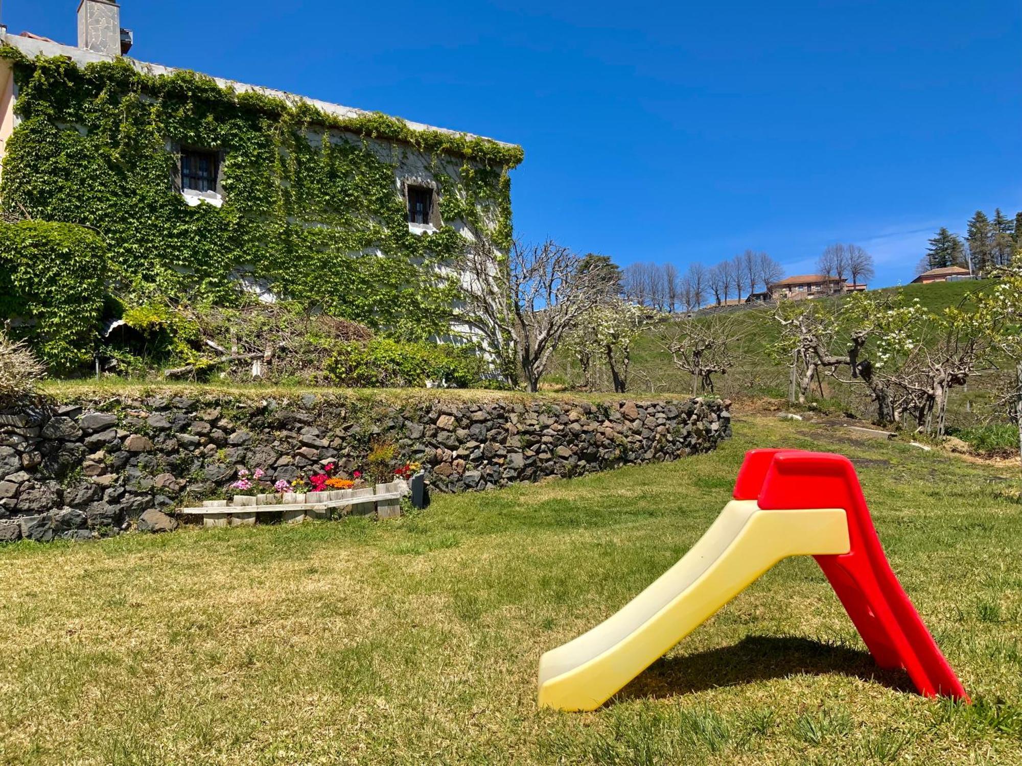 Tenuta Kiwi Dell'Etna Milo Bagian luar foto